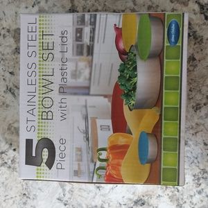 3/$20 Stainless bowl set with lids